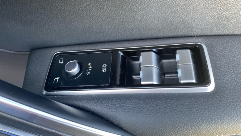 Jaguar F-Pace 2.0 D200 R-Dynamic Black 5dr Auto AWD Diesel Estate